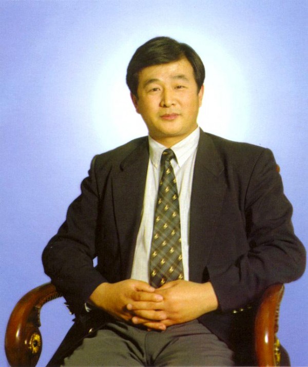 厳新気功学 李洪志著 1990年 李洪志大师瑞典传功讲法三十周年【明慧网】