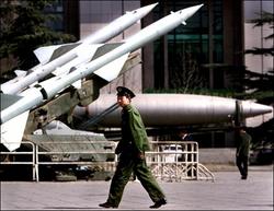 日媒：阻急援台湾  中共开发攻击美航母飞弹