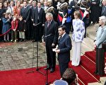 法國新任總理費雍在權力交接儀式上致詞。(OLIVIER LABAN-MATTEI/AFP/Getty Images)