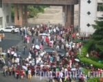 組圖:煙台數千人上訪 提出反腐敗訴求
