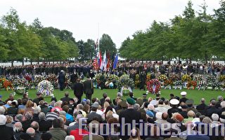 組圖：荷蘭馬赫拉籐美軍公墓舉行紀念活動