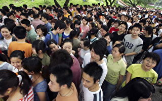 中国高考今天举行 近千万参加创新纪录
