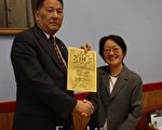亚平会便民新举措 一对一服务