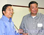 (左起)玉山科技協會理事顏維倫、陸弘亮。（攝影：張倩／大紀元）