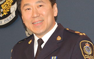 朱小荪荣升加国首位华裔警察局长