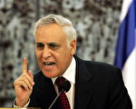 从去年六月起就被性侵害、强奸罪嫌缠身的以色列总统卡札夫(Moshe Katzav)29日将向国会提出辞呈。(AFP)