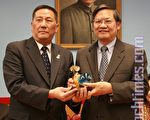 新任台經文處長廖港民拜訪華埠