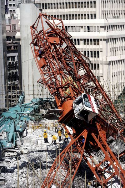 香港铜锣湾地盘严重工业意外天秤倒塌2死5伤 港闻 大纪元