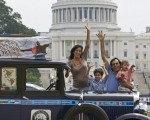 圖為赫曼與妻兒駕著一部高齡80的老爺車，於今年7月19日抵達美國首都華盛頓。（AFP）