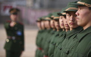 華風：中共軍隊換07式新軍服說明什麼
