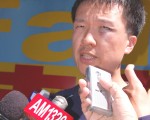 温哥华中领馆前守夜抗议者遭暴力袭击