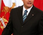 北极主权之争 加总理哈珀亲征宣导