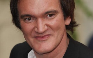 菲總統頒獎 名導塔倫提諾搭三輪車趕到