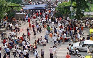 千人温江医院抗议  出租司机持续罢工