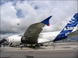 空巴A380曼谷機場擦撞機棚  延後數小時起飛