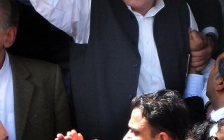 遭驱逐出境  巴基斯坦前总理夏立夫抵达沙国