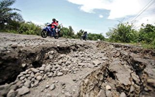 组图：印尼再发生多次强烈地震