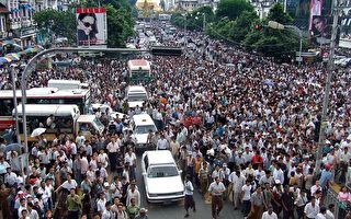 十萬人上街抗議 各界籲緬甸軍政府自制