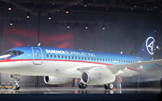 俄罗斯首架新客机苏恺超级100出厂