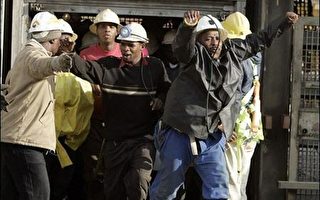 搶救晝夜不輟  南非金礦仍有700人受困