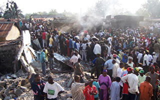 刚果飞机坠贫民区  至少38死