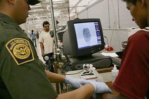 美法官裁决 政府不能处罚非法移民雇主