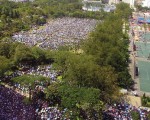 2003 年7 月1 日，超過50 萬香港人頂著烈日，湧到港島維多利亞公園，參加反對23 條立法的七一大遊行。（AFP）