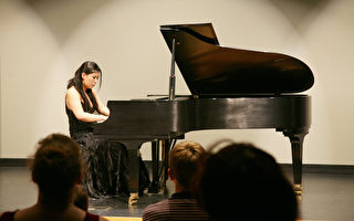 華裔鋼琴家獨奏音樂會在堪大舉行