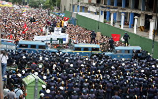 組圖﹕委國反政府示威 警方強力驅散