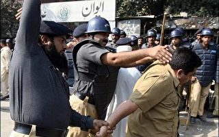 巴基斯坦继续镇压民运  逮捕百余名活跃人士