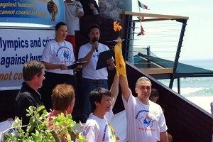 人權聖火抵達澳洲陽光海岸
