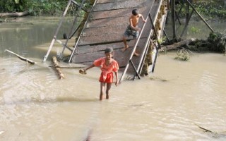 热带气旋袭孟加拉 逾千人罹难