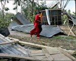 孟加拉飓风死者数千 当局全力救灾