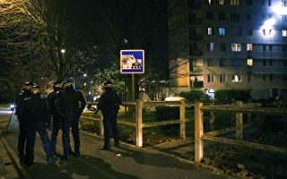 巴黎市郊警察加強裝備防止暴力