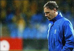 荷蘭國家足球隊總教練范巴斯登決定明年辭職