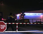 2007 年12月05 日，波斯尼亚首都萨拉热窝国际机场，遭４名歹徒抢走130万欧元(约190万美金)。图为当局在发生抢案后，加强警力安全措施。（ELVIS BARUKCIC/AFP/Getty Images）