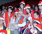 台南科大耶誕送愛 溫暖三失長輩
