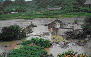 安徽青陽藉水淹強遷 居民處境危