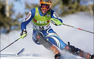 世界杯曲道滑雪赛　意大利柯斯塔莎夺金