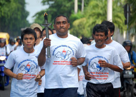 人权圣火巡回抵亚洲 印尼首站接棒