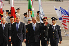 布什访以色列  重申伊朗威胁世界和平