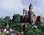 游中世纪古堡 仿佛身临童话世界