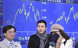 日本股市23日也明顯反彈。（YOSHIKAZU TSUNO/AFP）