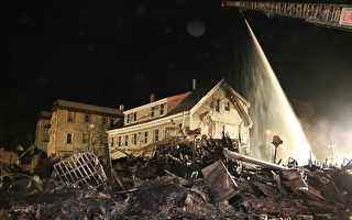 勞倫斯鎮中心七級大火 燒毀十四棟房屋