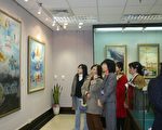 平镇展出真善忍美展呈天人合一意境