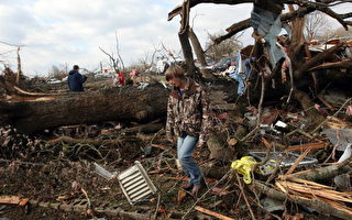 龙卷风席卷美国南部5省 45人罹难