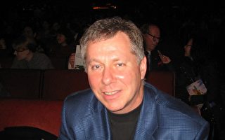 醫學博士：晚會色彩明亮 寓意多彩人生