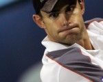 美国罗迪克(Andy Roddick)击败西班牙罗培兹获得迪拜网球公开赛的冠军。/AFP/Getty Images