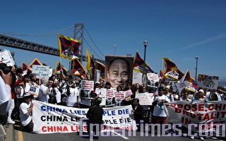 快訊：民眾聚集舊金山 抗議北京奧運火炬