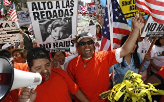 美国各地举行游行  要求移民改革